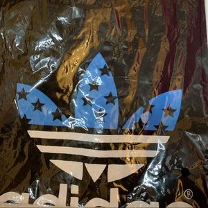 Adidas unisex shirt size M